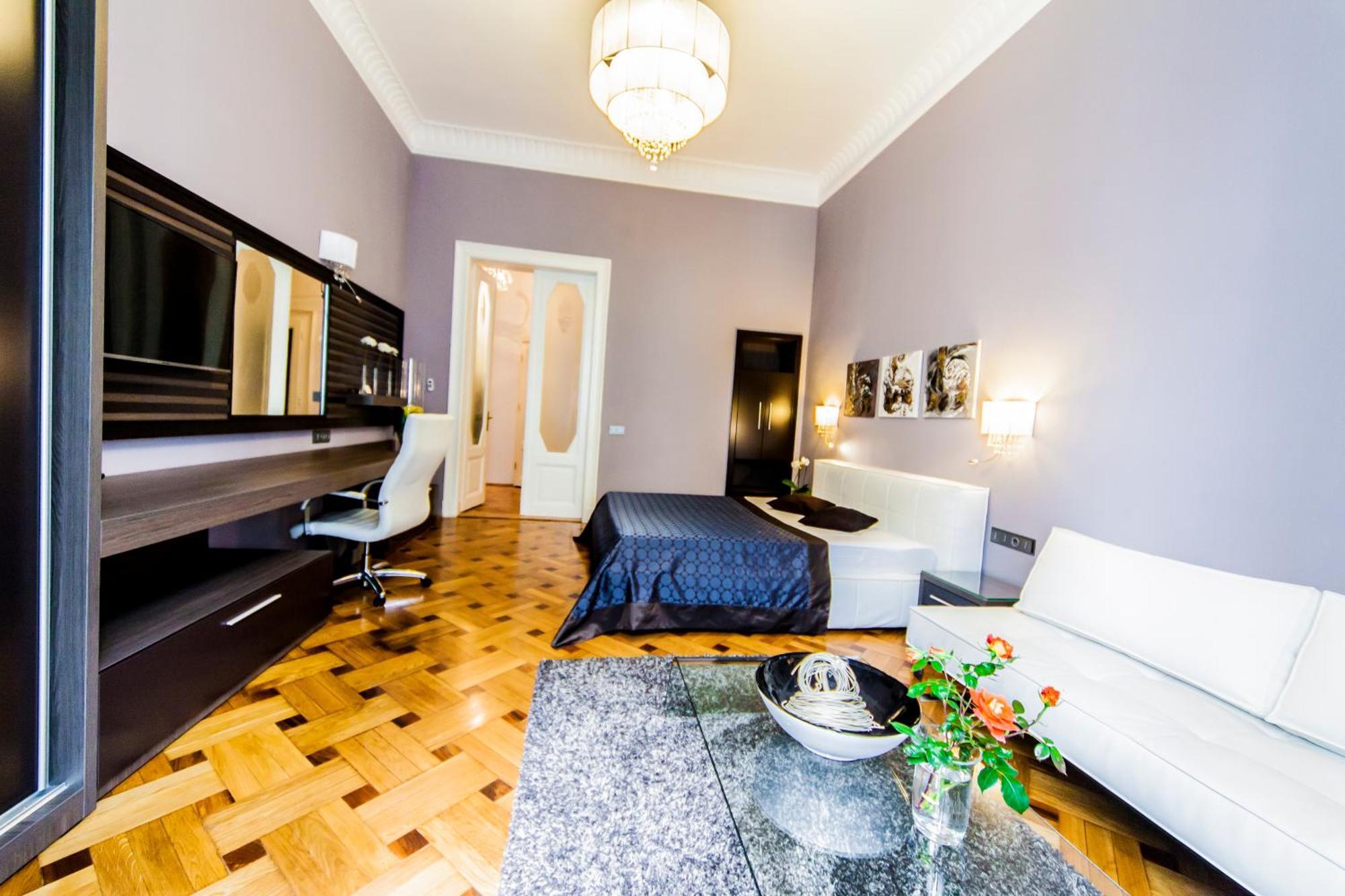 Matei Corvin Apartment *